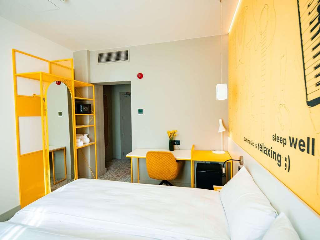 Ibis Styles Sibiu Arsenal Otel Oda fotoğraf