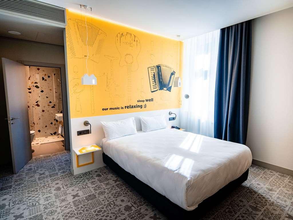 Ibis Styles Sibiu Arsenal Otel Oda fotoğraf